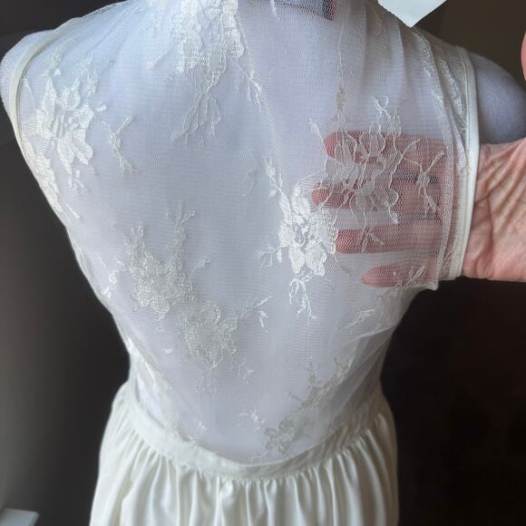 NWT $50 Akira Chicago Red Label‎ Women's Sleeveless Lace Back Dress Medium Cream - Picture 6 of 12